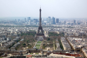 París: acceso a la Torre Eiffel con audioguía y crucero opcional