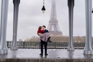 París: sesión fotográfica al atardecer en el corazón de París: Louvre, Orsay, Eiffel.