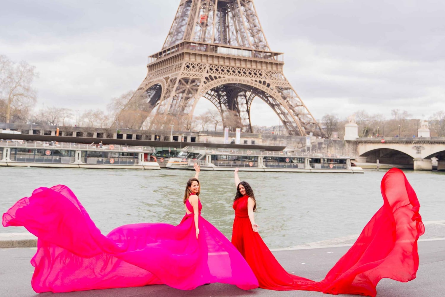 Paris: Fotografering med flygande klänning vid Eiffeltornet jonadress