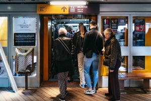 Paryż: Wieża Eiffla: wycieczka z przewodnikiem z opcją szczytu