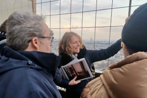 Paris: Eiffel Tower Guided Tour with Summit Access