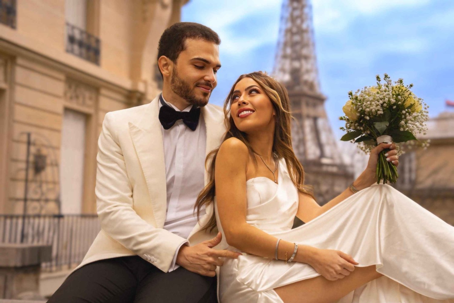 Parijs: fotoshoot bij de Eiffeltoren en het Louvre (hoogwaardige bewerkingen)