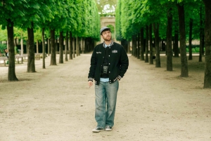 Paris: Eiffel Tower, Montmartre, or Louvre Photoshoot