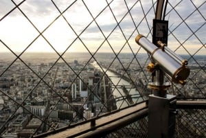 Paris: Eiffel Tower Summit Floor Ticket & Seine River Cruise