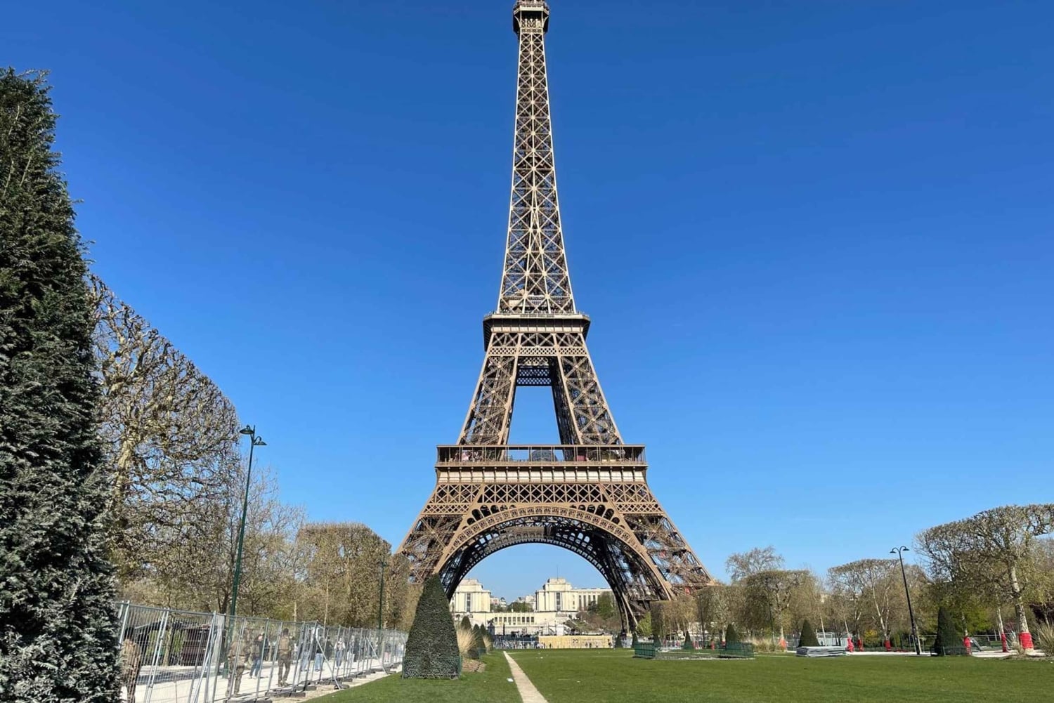 Paris: Eiffel Tower Summit or Second Floor Guided Tour