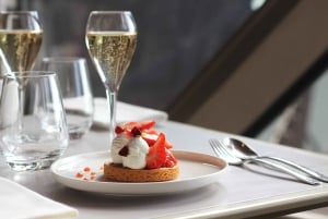 Париж: пивной ресторан Madame Brasserie на Эйфелевой башне, обед из 3 блюд, 12:00