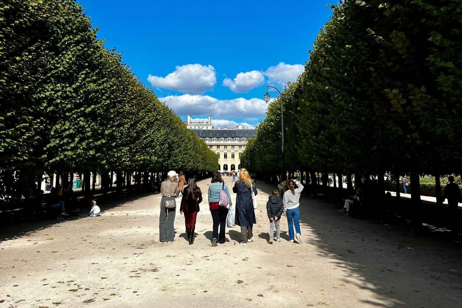 パリ：エミリーにインスパイアされたウォーキングツアー