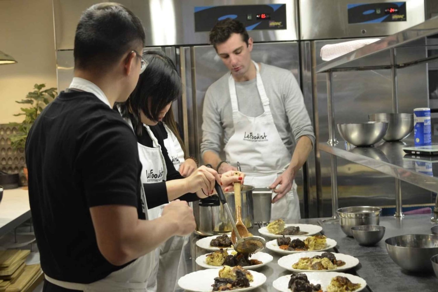 Parijs: Avond kookles met optioneel marktbezoek