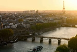 Paris: Evening River Cruise with Music