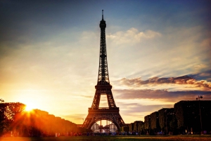 Paris: Evening Sightseeing Tour and Moulin Rouge Show
