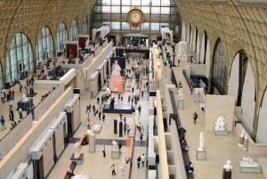 Paris: Exclusive Musee d'Orsay Access with a walking tour