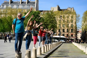 Paris : Vivez la magie de noël en balade avec un photographe pro