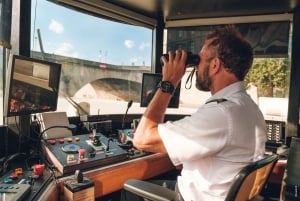 Paris: Family-Friendly River Seine Guided Cruise