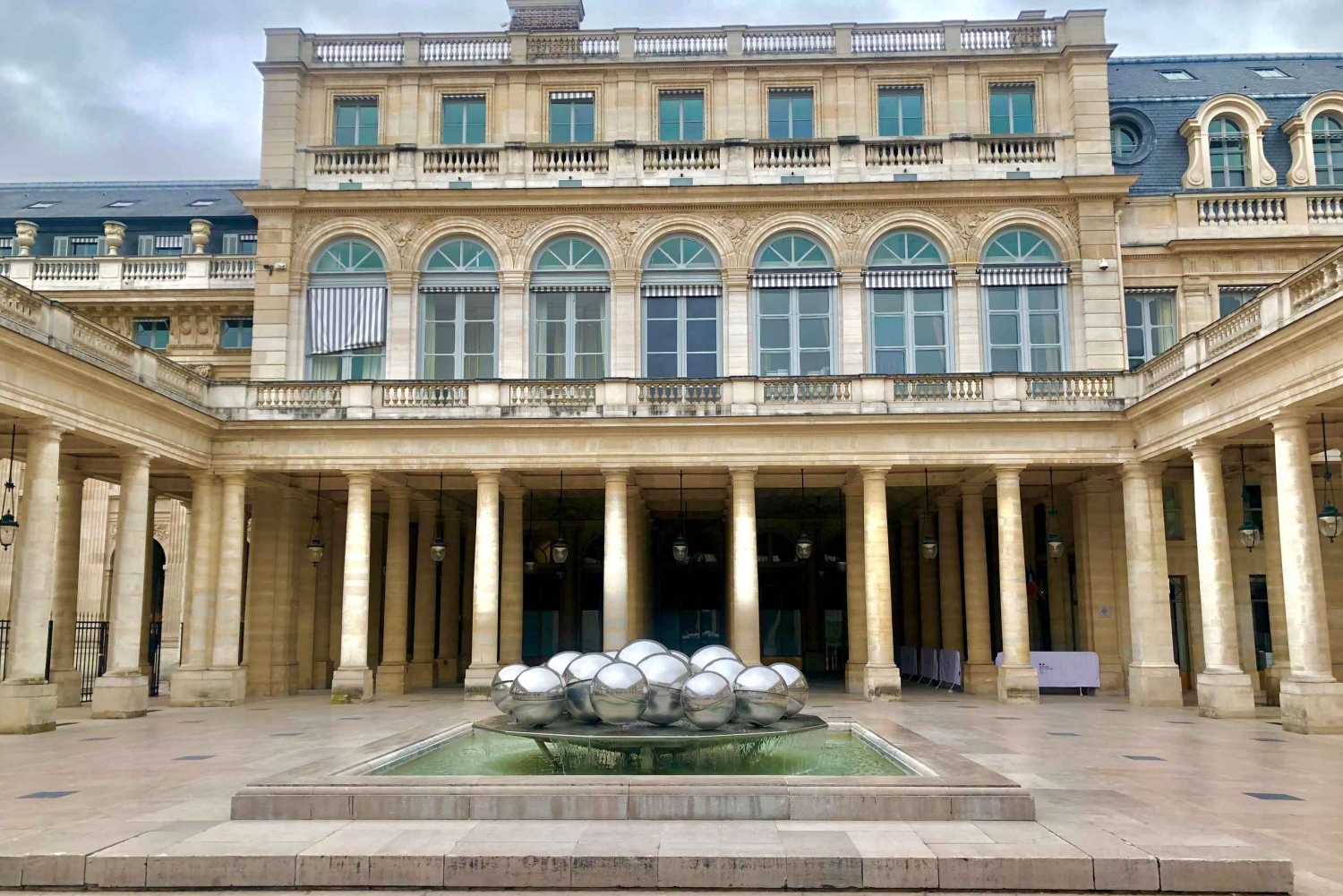 Paris - en modehistorisk vandring Modehistorisk rundvandring i hjärtat av Paris