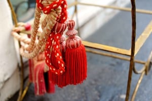 Paris: Flea Market Insider's Tour in Extra-Small Group