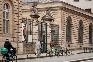 Paris: Creepy Middle Ages Walking Tour