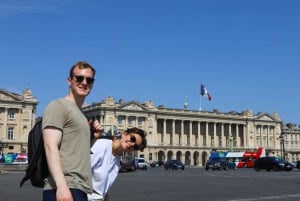 Paris: Full-Day Custom Tour with Local Guide