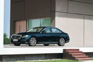 Paris: Full-Day Luxury Car Tour & Musée du Quai Branly