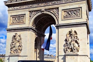 Paris: 6 hours PRIVATE tour in a van - photoshoot included