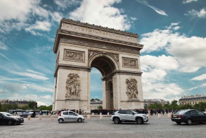 Paris: 6 hours PRIVATE tour in a van - photoshoot included