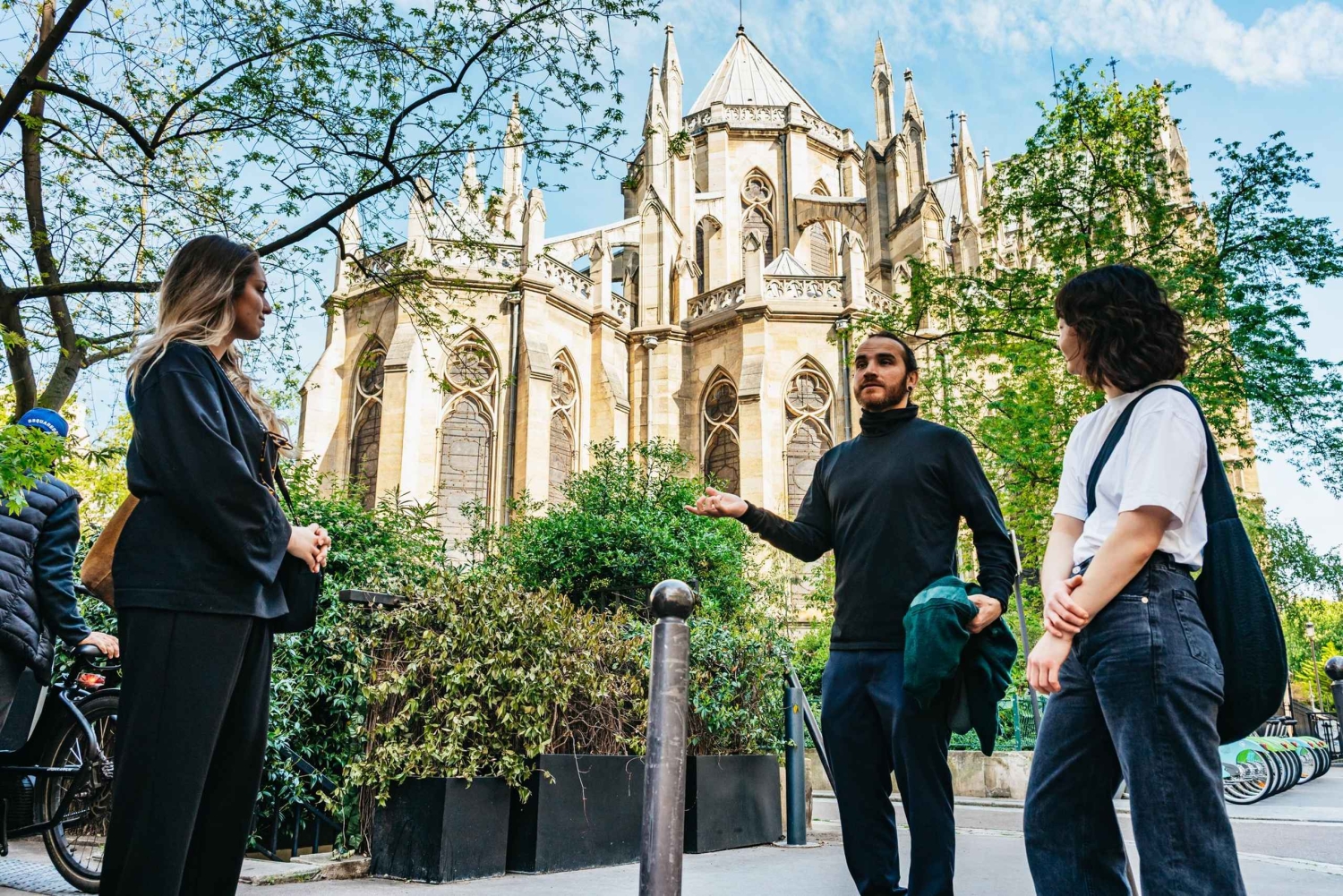 パリ料理学校による美食とワインツアー