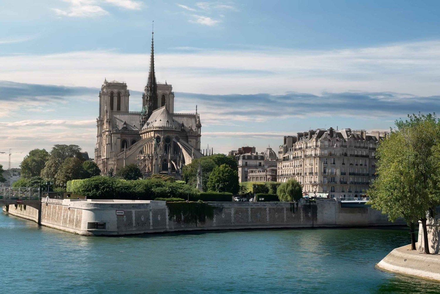 Paris: Gourmet 3-Course Dinner Cruise with French Wine