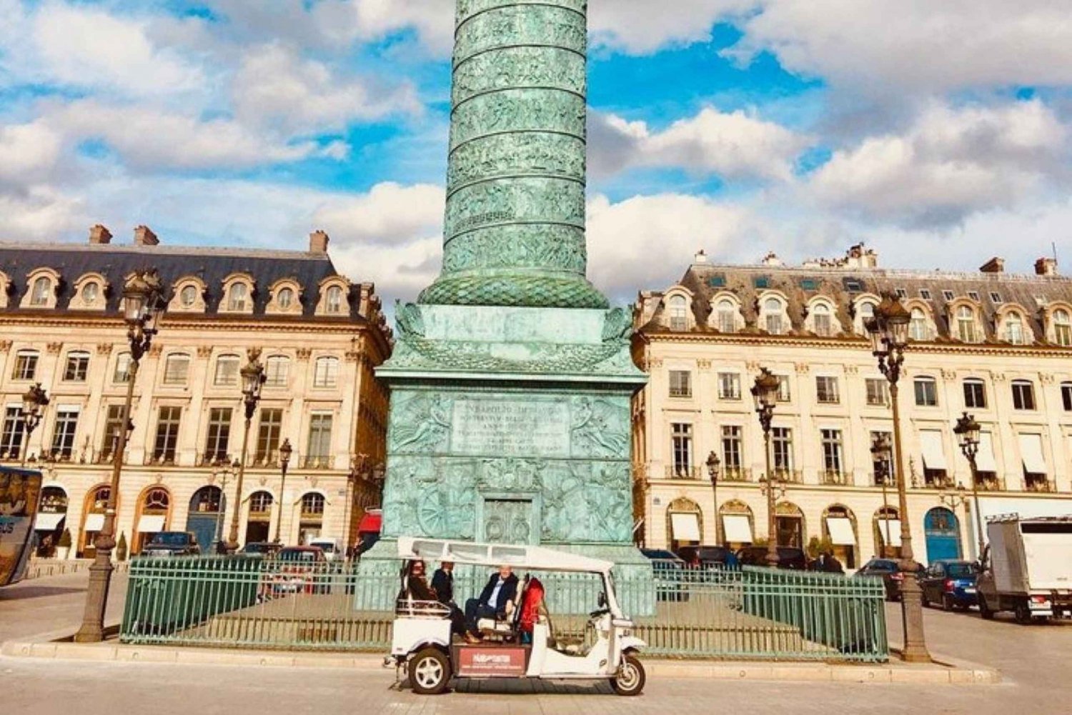 Paris: Great Monuments Tour