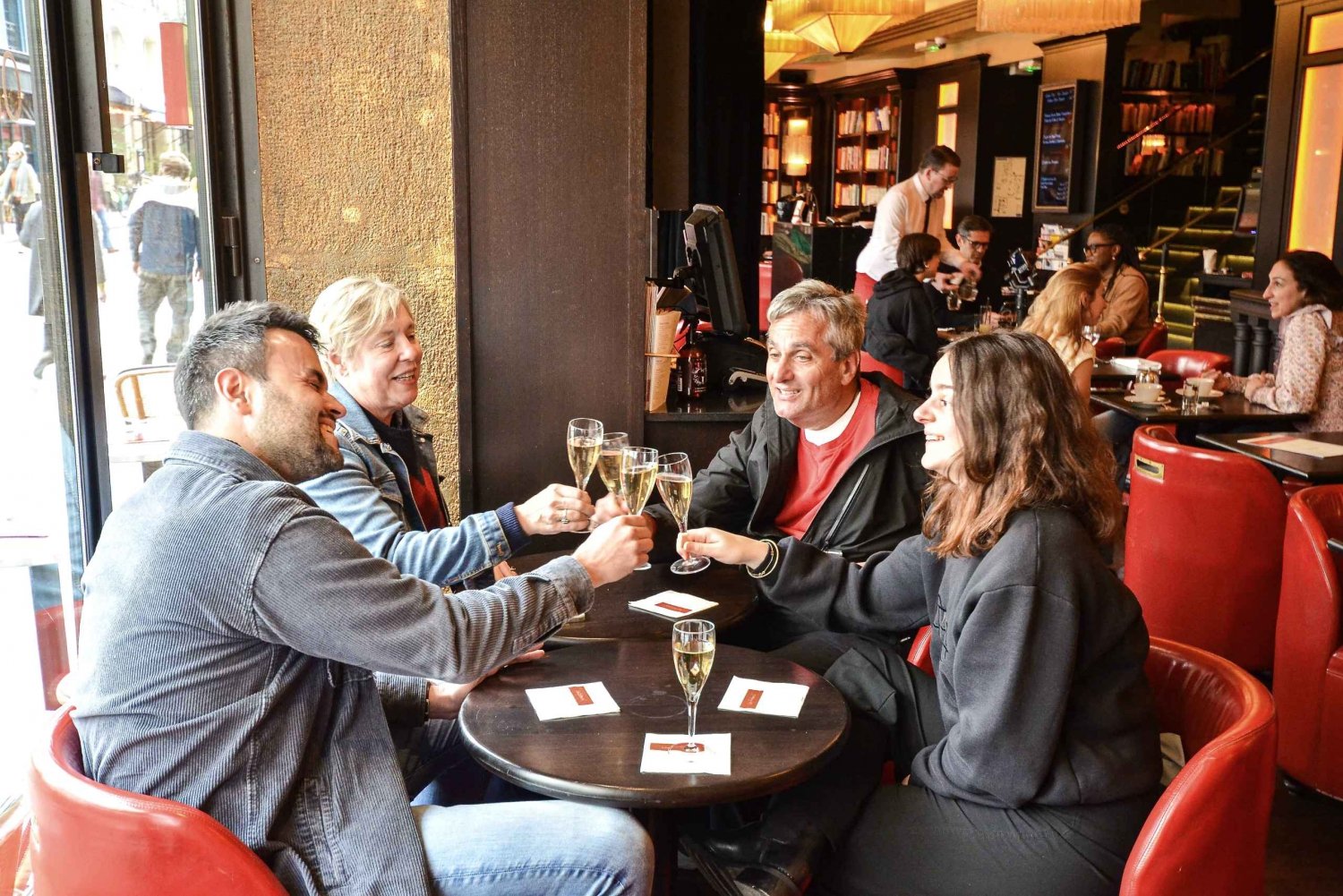 Paris - en guidad Guidad tur med champagne och matupplevelser i St-Germain-des-Pres