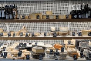 パリ：サンジェルマン・デ・プレのガイド付きシャンパン＆グルメツアー