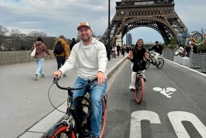 Pariisi: Paris: Opastettu kaupungin kohokohdat pyöräretki: Opastettu kaupungin kohokohdat pyöräretki