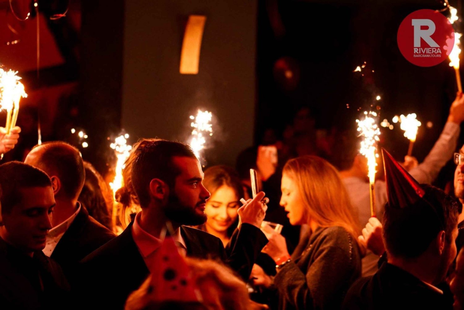 Paris: Guided New Year's Eve Bar Crawl with Drink