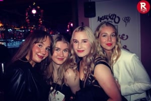 Pariisi: Opastettu uudenvuoden baarikierros drinkillä 2026