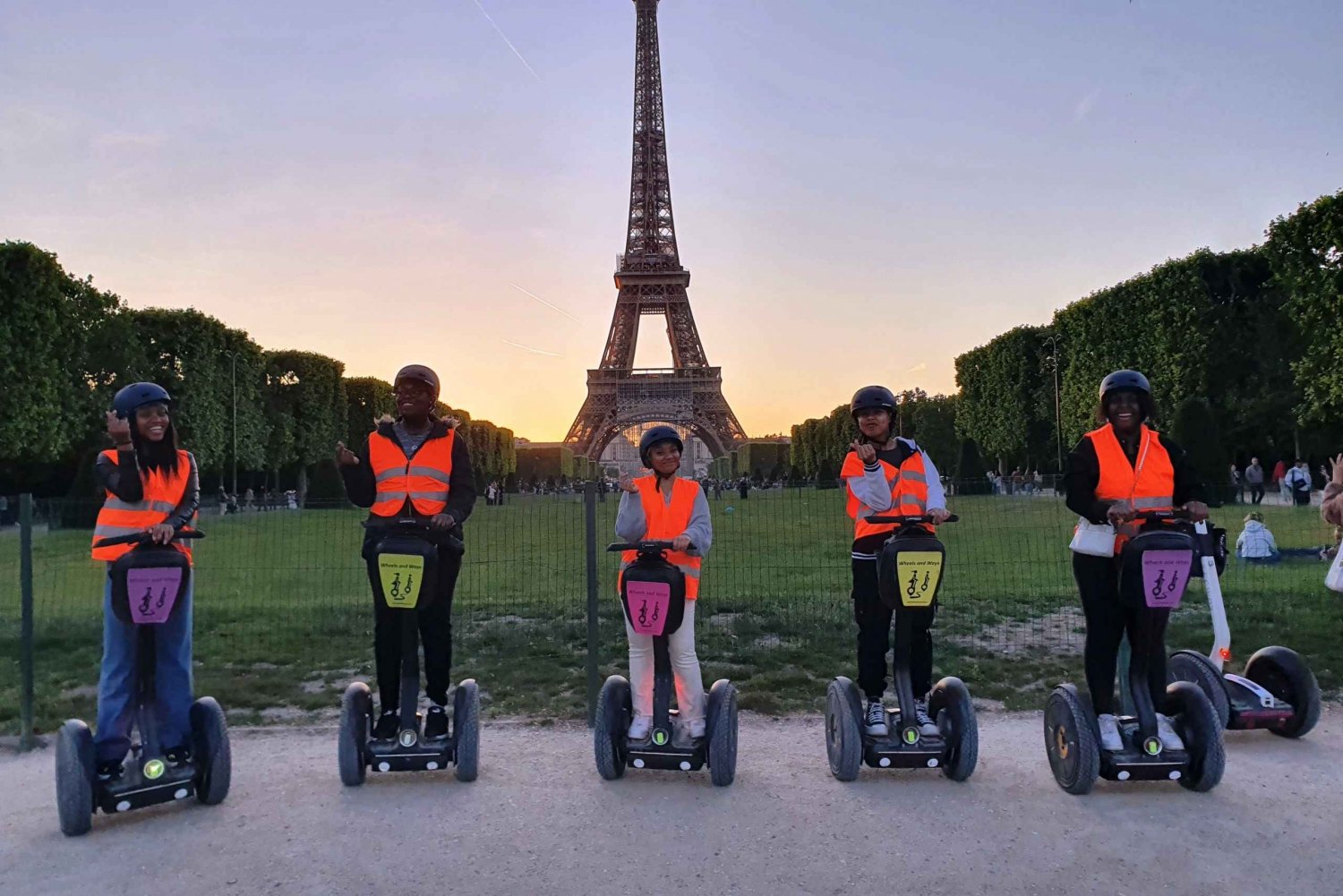 Paris: Guided Segway Tour Paris by Night