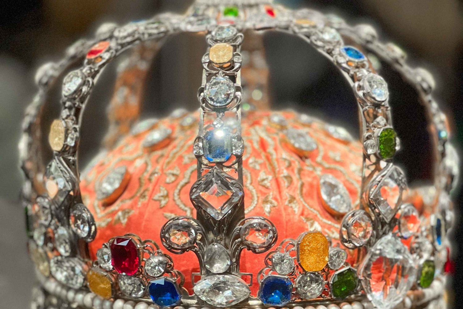 Parijs: Rondleiding in PORTUGESE in het Louvre-semi-privé