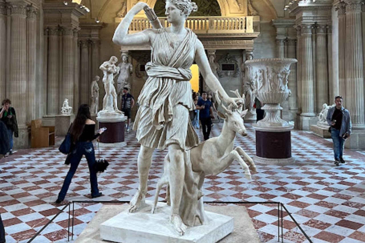 Pariisi: Louvressa - puoliyksityinen