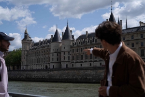 Paris Halloween Walking Tour: Ghost Stories (Small Group)