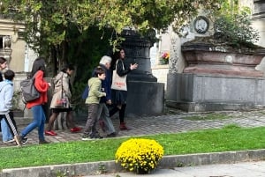 Paris: Haunted Père Lachaise Cemetery Guided Tour