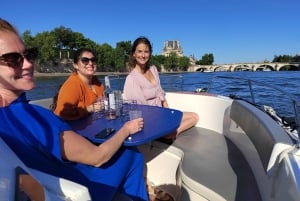 Paris: Private Boat Cruise on Seine River