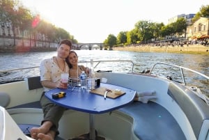 Paris: Private Boat Cruise on Seine River