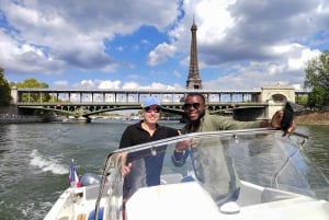 Paris: Private Boat Cruise on Seine River