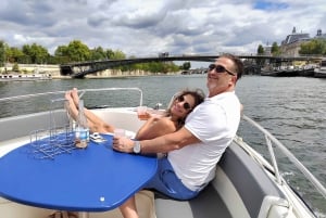 Paris: Private Boat Cruise on Seine River