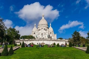 Paris: Hidden Gems of Montmartre with Local Guide