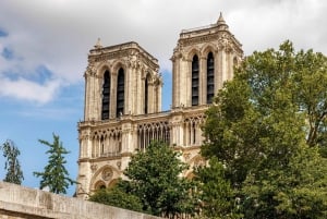 Paris: Notre Dame Outside Tour and Sainte Chapelle Ticket