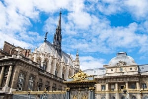 Paris: Notre Dame Outside Tour and Sainte Chapelle Ticket