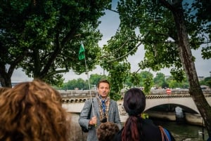 Paris: Notre Dame Outside Tour and Sainte Chapelle Ticket