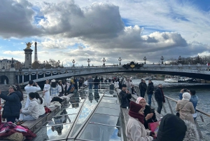 Париж: Речной круиз 'Иллюминация' с аудиокомментарием