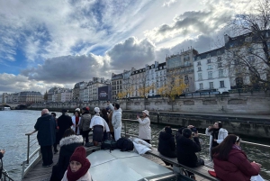 Париж: Речной круиз 'Иллюминация' с аудиокомментарием