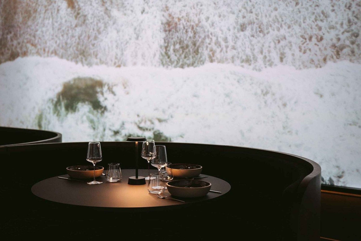 Paryż: wciągająca kolacja w stylu fine dining spotyka się ze sztuką w starym kinie