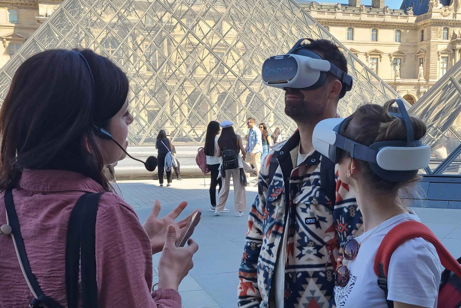 Paris: Immersive Louvre Tour with Virtual Reality