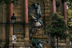 パリ：ラテン地区ウォーキングツアー（ノートルダム大聖堂優先入場券付き）